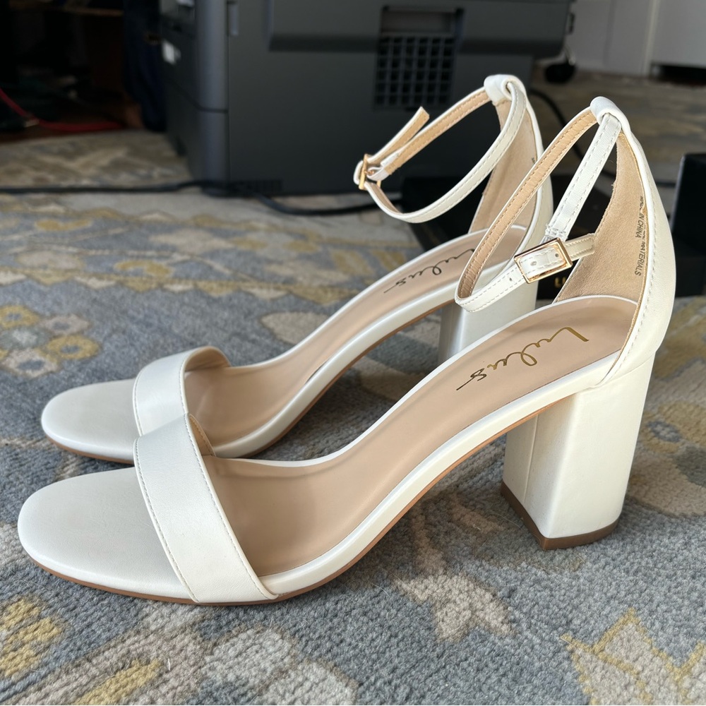 NWT Lulus Arylee White Ankle Strap Heels